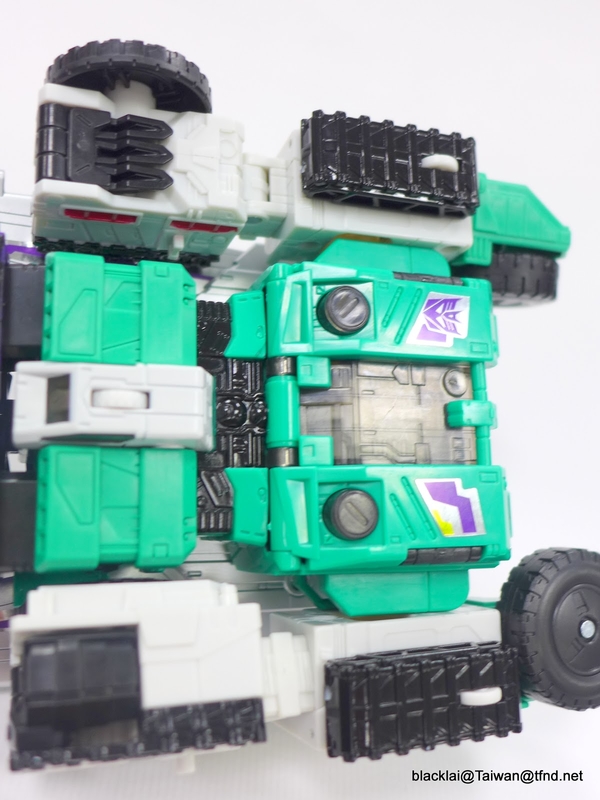 Generations Titans Return Sixshot   In Hand Photos Of Wave 3 Leader Class Figure  (57 of 89)